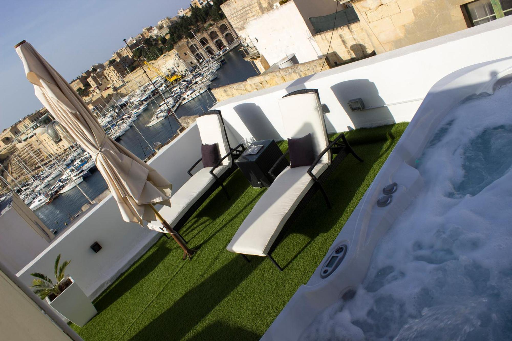 Budget Room 1 Floor Private Bathroom Ground Floor Birgu Eksteriør billede